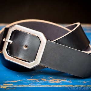 Custom sized belt - 1.25&quot; width - Horween Chromexcel leather - center bar buckle - black
