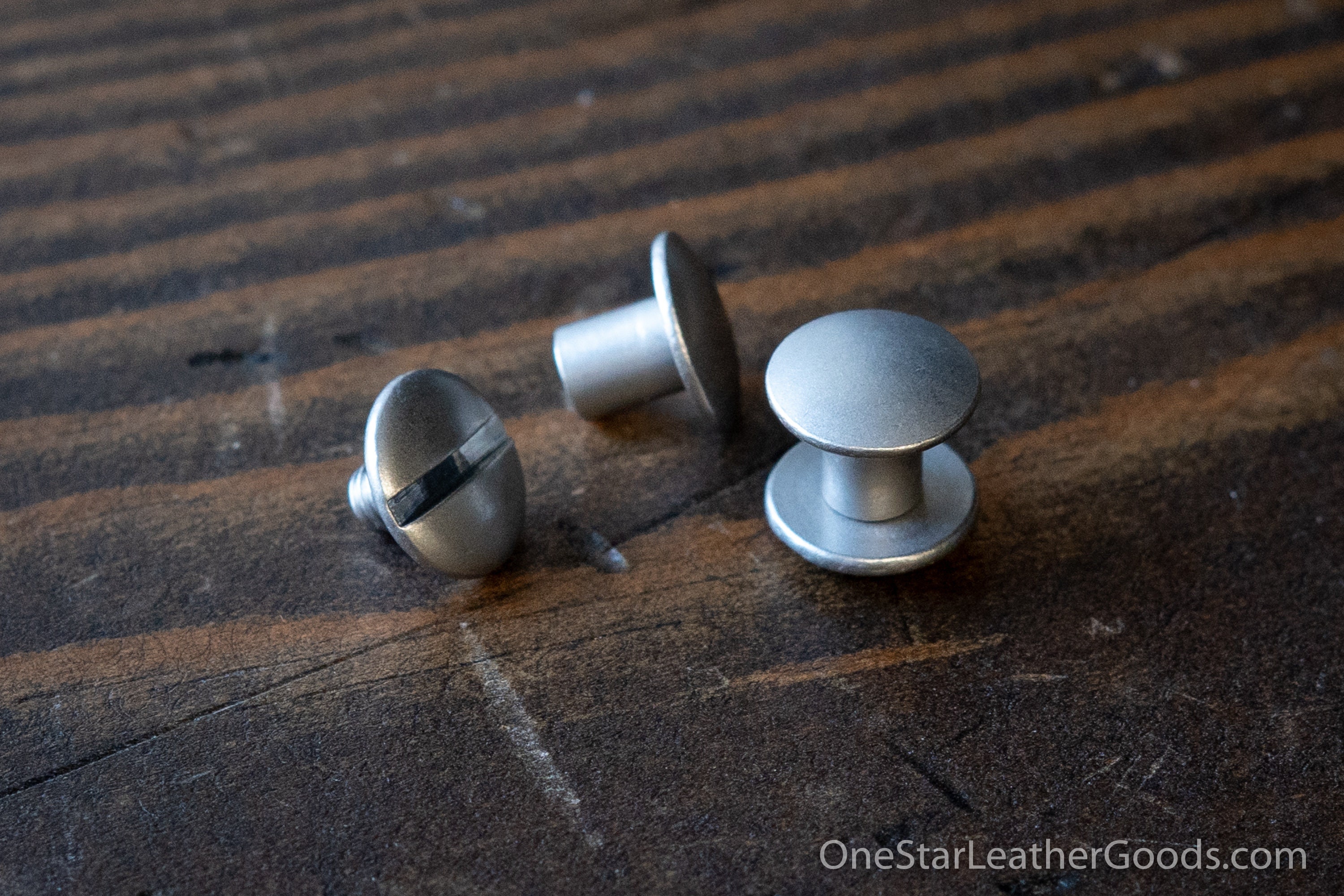 Dover Saddlery | Chicago Screws | Medium CHICSCRW