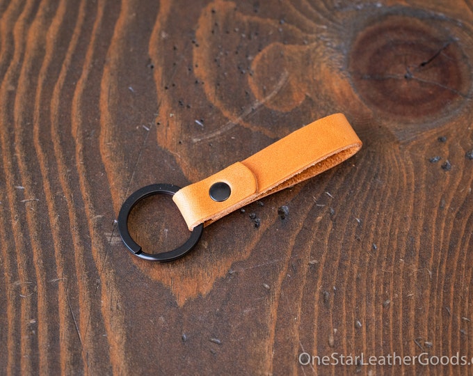 Key fob & keyring, keychain - tan / black