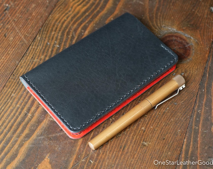 Field Notes wallet w/o pen sleeve "Park Sloper Senior No Pen” - black Horween Dublin / red Buttero (SSNP)