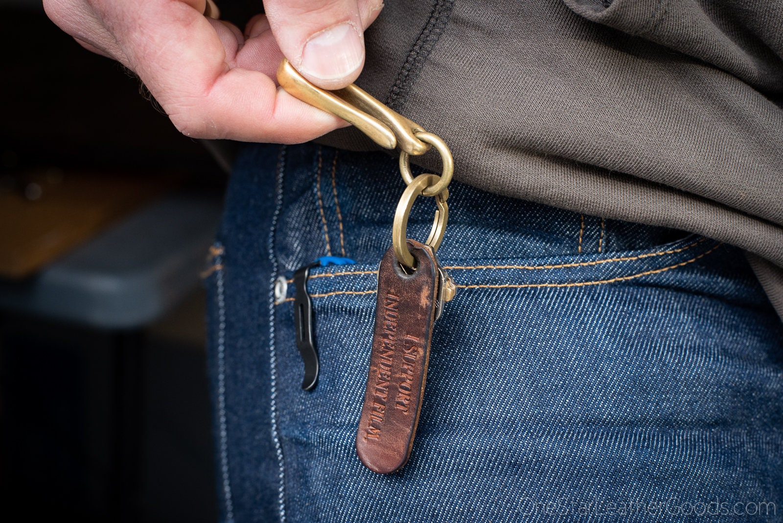 Porte-clés et crochet de poche, de fabrication japonaise laiton, nickel  mat, noir -  France