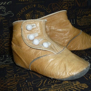 Sweet Antique Baby Shoes Boots 1900s Victorian Edwardian High Button Baby Doll Boots-Ivory Leather