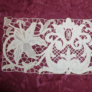 Antique Point De Venise Lace Runner Doily Off White Linen Vintage