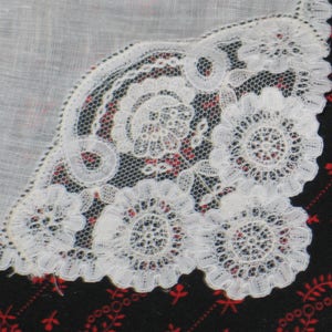 Vintage Princess Lace Handkerchief Hanky~Bridal-Flowers NOS-Deadstock
