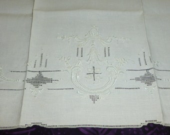 NOS Vintage Mastercraft Linen Fingertip Towel Hand Embroidery Antique Guest