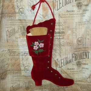 c1904 Antique Crumb Brush & Boot Brush Holder Embroidery Christmas Hand Made RARE Fashion Antique Wallhanger Home Decor