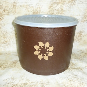 Vintage Tupperware 1970s Large Round Brown Servalier Canister