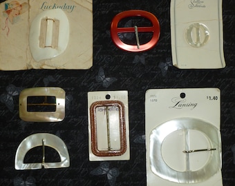 Fibbia vintage antica o scivolo "LUCKY DAY" Grande madreperla intagliata