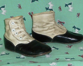 Darling Antique Victorian Baby Childrens Button Shoes-c1800s-early 1900s Edwardian Vintage Baby Black & White Leather