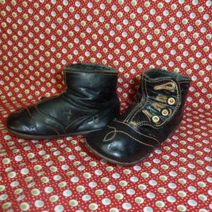 Darling Antique Button Shoes early 1900s Victorian Edwardian Baby Doll Childrens Vintage Boots Black Leather - Buttons
