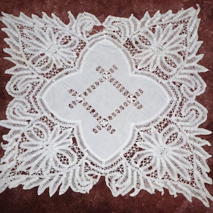 Antique Victorian Tablecloth Battenberg Lace Hand Embroidery 33&quot;x35&quot; Exquisite!!!
