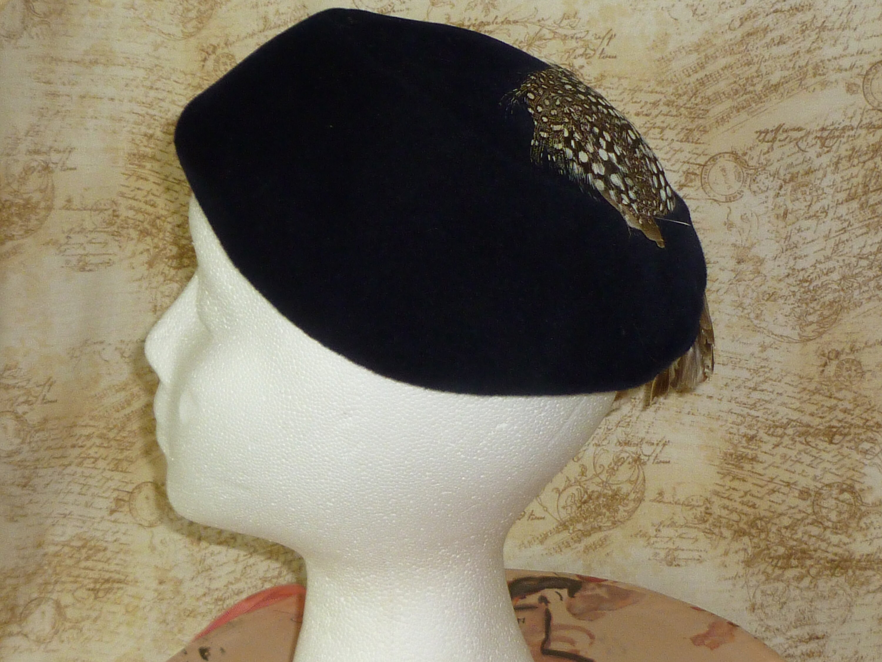 Antique 1930s 1940s Paris Designer Hat Vintage Feather Lord  display picture 3