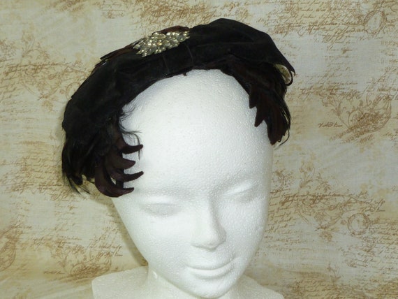 Vintage Black Velvet Feather Hat 1930s 1940s Hat … - image 1