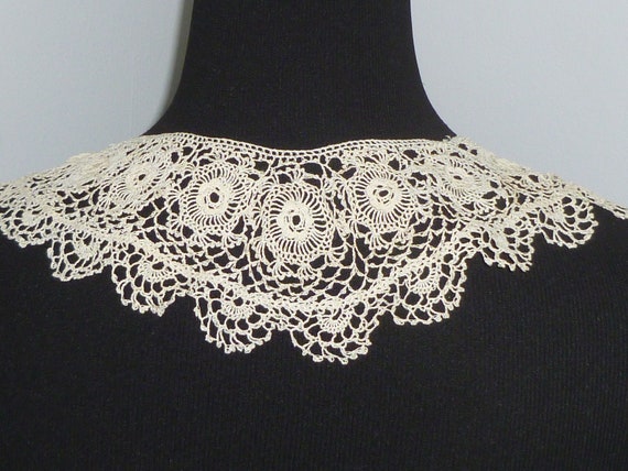 Antique Lace Collar Vintage Dimensional Irish Cro… - image 4