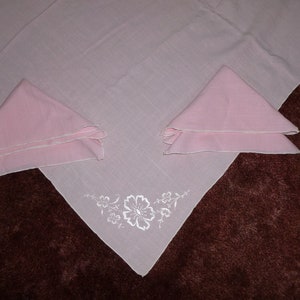 Vintage Luncheon Tablecloth & 4 Napkins-Hand Embroidered Flowers-Garden Party- Wedding
