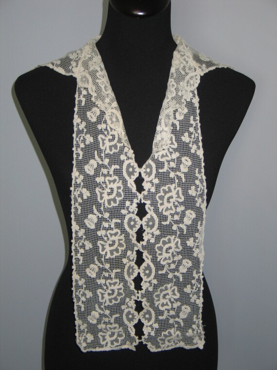 Antique Lace Collar / Embroidered Net Valenciennes