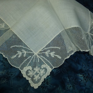 Antique Needle Run Embroidery Net Lace Handkerchief Vintage Hanky Bridal Flowers