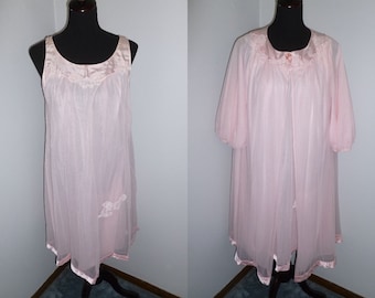 Vintage Pink Robe & NightGown 1960s Sheer Nylon Satin Applique Flowers Nightgown