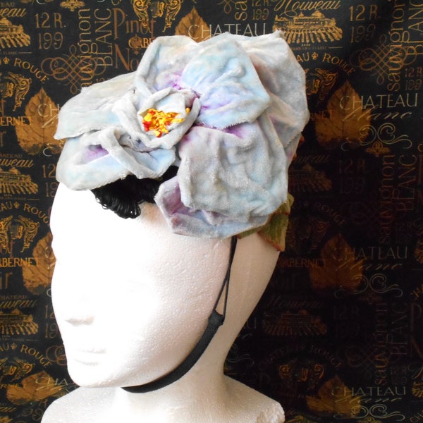 Chapeau victorien ancien des années 1800, cuillère, chapeau d'été, fleurs en velours