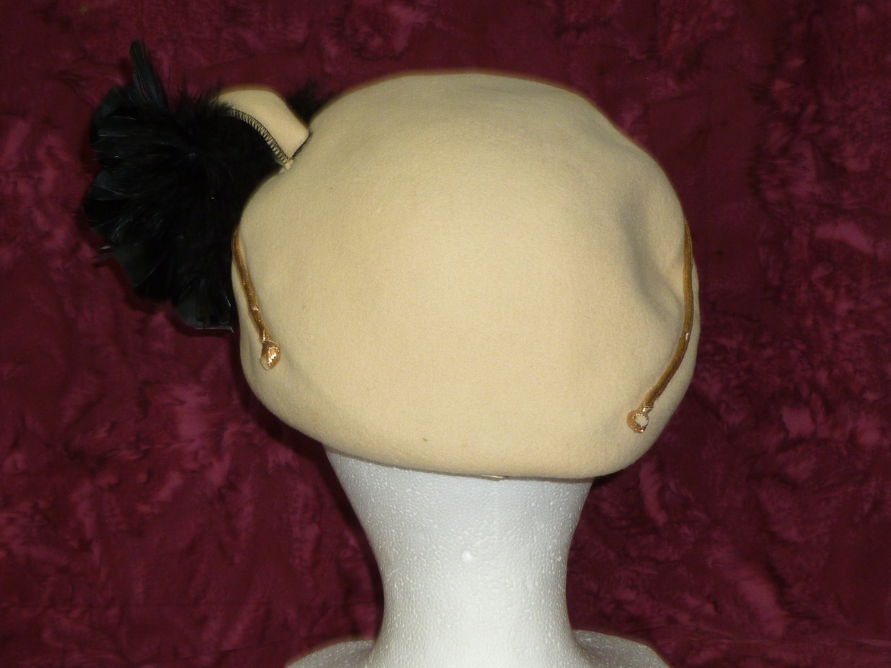 Henry Pollak Hat Vintage 1930s 1940s Antique Feather Cloche  display picture 3