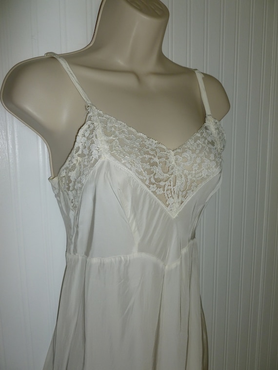 Vintage SNOWDEN Slip-Night Gown-1950s-1960s size 3