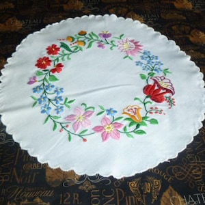 Colorful Vintage Table Centerpiece Doily Traditional Hungarian Kalosca Hand Embroidery