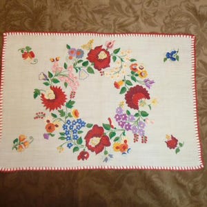 Colorful Vintage Table Centerpiece Doily Runner Traditional Hungarian Kalosca Hand Embroidery