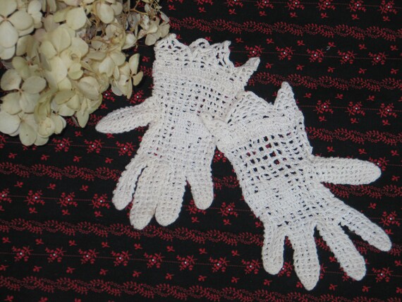 childrens white lace gloves