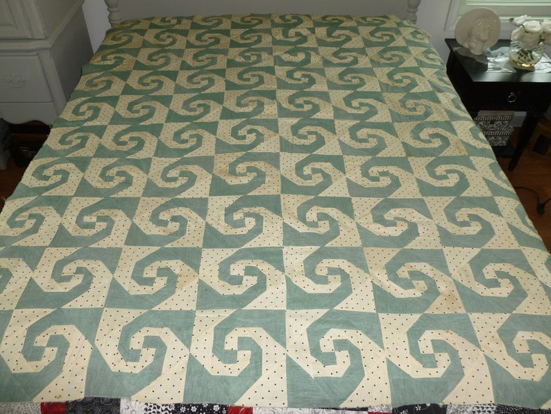 Vintage Snail Trail Quilt