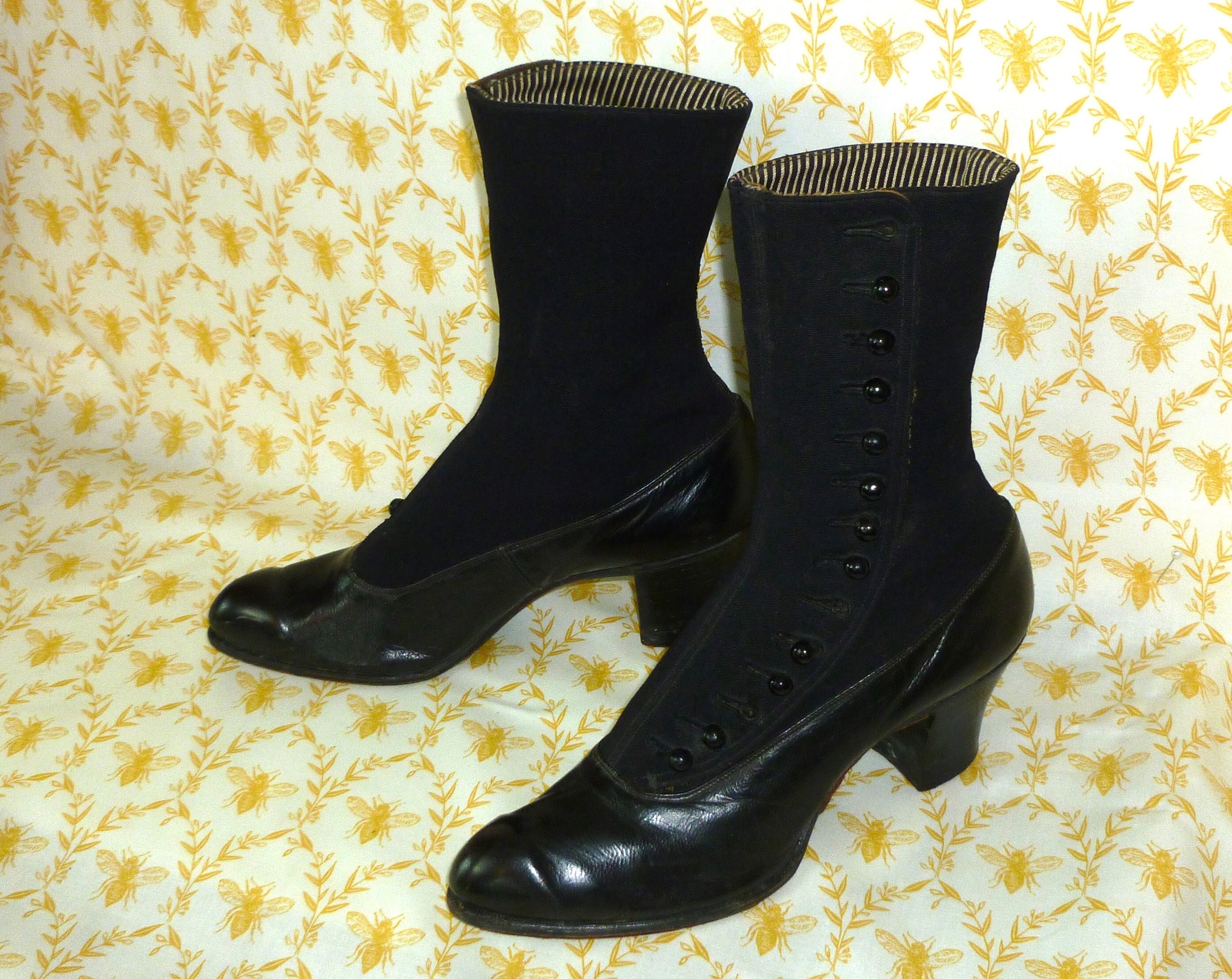 Victorian Two Toned Button Womens Reed Boots - Size 6 / 6.5