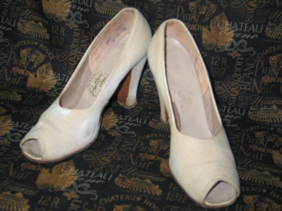 CUTE Antique Vintage 1930s White Linen Wedding Sho