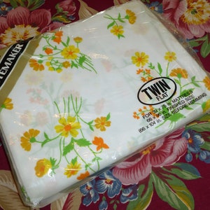 NIP Vintage Designer TASTEMAKER Twin Flat Sheet Flores coloridas-Sin hierro -Sellado Nuevo en paquete 1970s