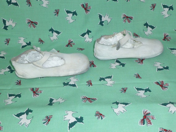 Darling Antique Baby Mary Jane Shoes Vintage Butt… - image 6