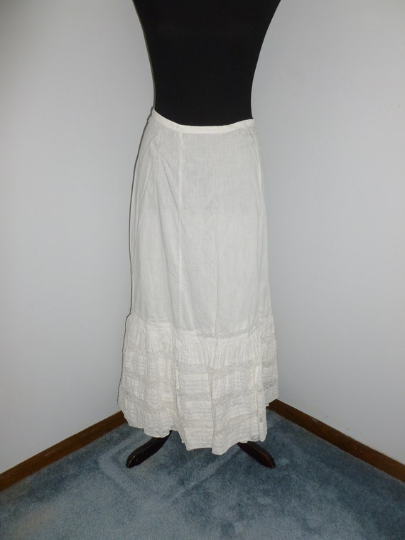 Gorgeous Antique Petticoat Skirt Valenciennes Lac… - image 2