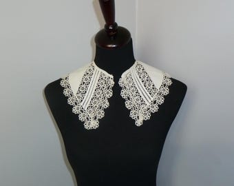 Pretty Antique Bobbin Lace Collar Vintage Lace Dress Front
