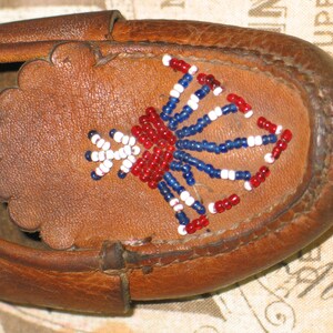 Antique Vintage Baby Shoes / Slippers / Beaded Moccasins / Doll Booties / Childrens Slippers image 4