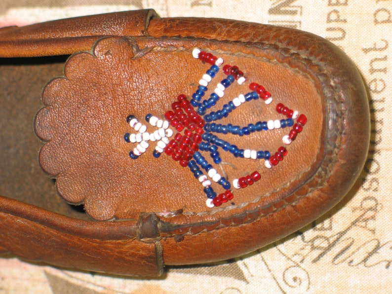 Antique Vintage Baby Shoes / Slippers / Beaded Moccasins / Doll Booties / Childrens Slippers image 4