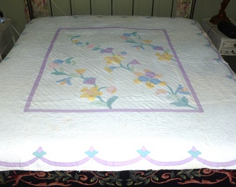 Antieke quilt bloemen stoffen bloem wijnstok dicht hand gewatteerde hand stoffen