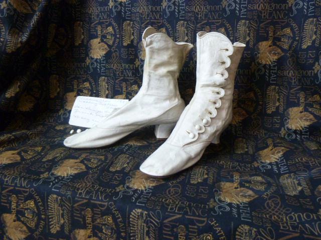 1880年代頃のアンティークブーツ、ビクトリア朝の女性用ホワイトレザー
