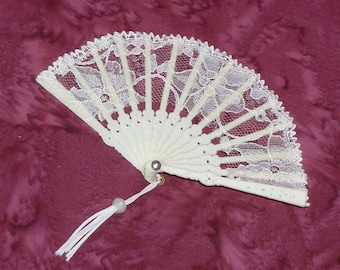 Abanico plegable de muñeca vintage en miniatura, casa de muñecas francesa con encaje de red de Alencon