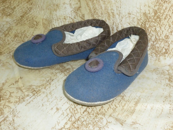 Antique Childrens Slippers Baby Shoes booties Doll Shoes Quilted