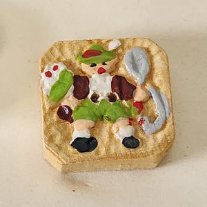 6 maravilhosos botões pintados à mão vintage esculpidos figurativos Itália ~ Cartão ~ 6 NOS