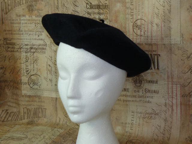 Vintage Basque Authentic French Beret 100% Wool Navy Blue Size 58