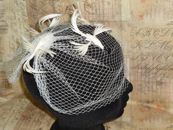 Vintage 1950s 1960s Net Hat-fabric Feather Birds Mad Men  display picture 3