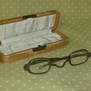 antique eyeglasses 1800s spectacles Civil War Era Silver Tone Original Case Antique