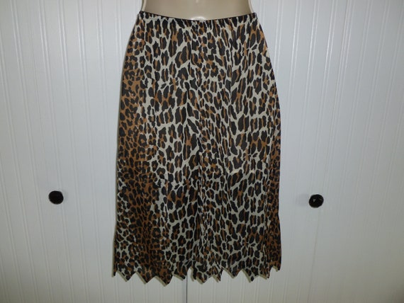 Vintage LEOPARD Print Half Slip 1950s-1960s Nylon… - image 4