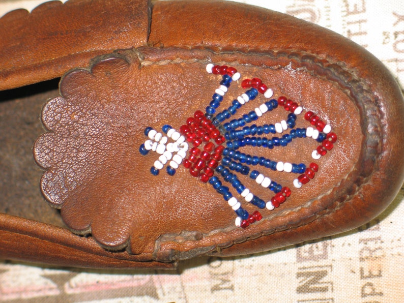 Antique Vintage Baby Shoes / Slippers / Beaded Moccasins / Doll Booties / Childrens Slippers image 3