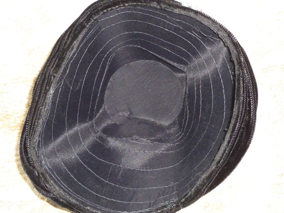 Vintage 1950s Black Bee Hive Woven Hat Velvet Vintage Black Velvet Beehive Cloche Turban | VintageVirtuosa main image 4