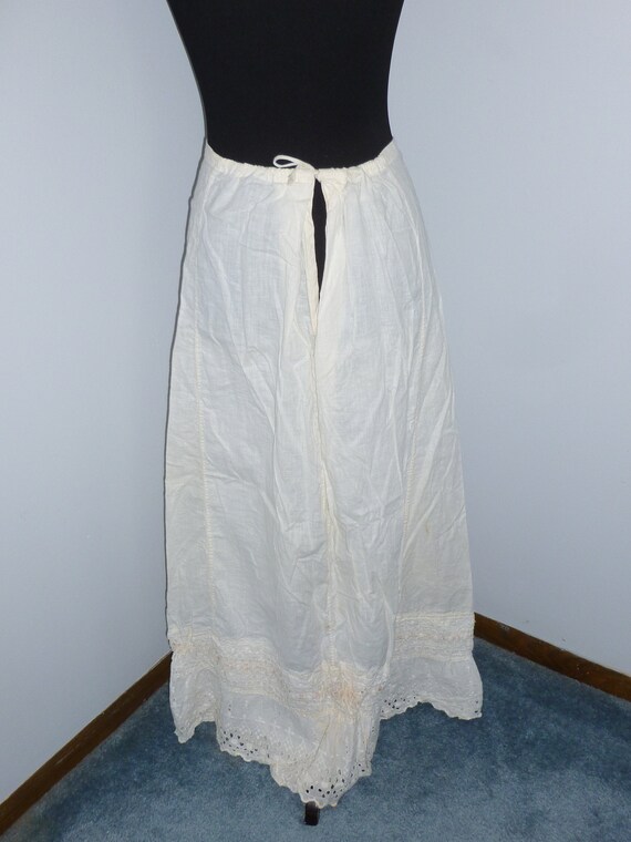 Gorgeous Antique Petticoat Skirt Embroidered Eyel… - image 6