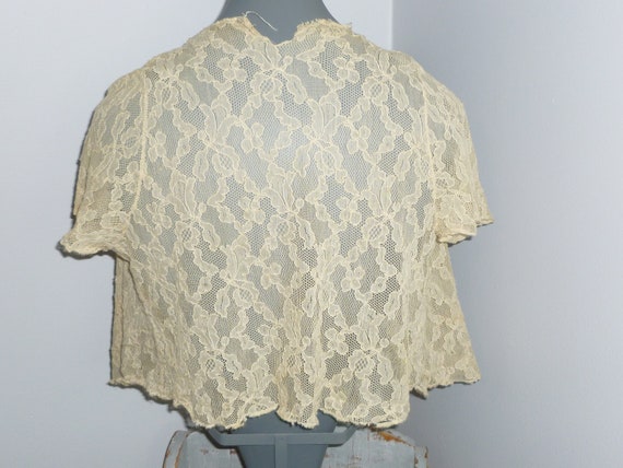 Devine Antique Chantilly Lace-Blouse-Bolero Jacke… - image 3